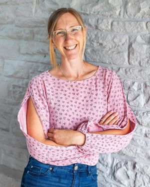 Elaine Knight-Roberts